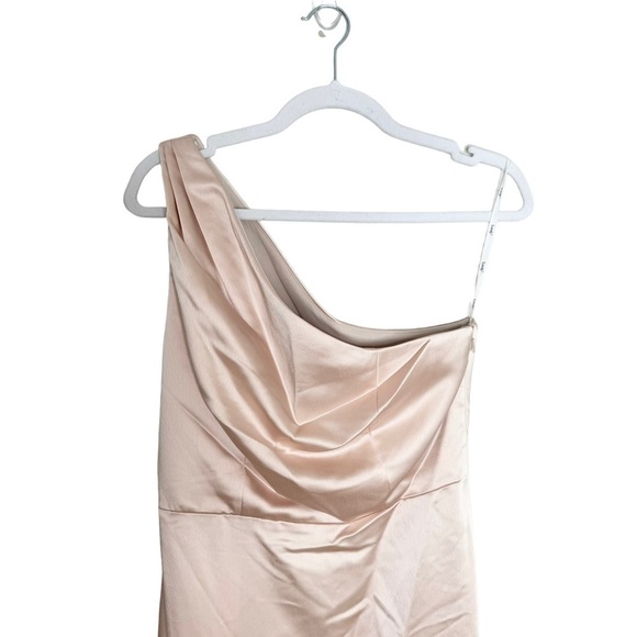 NWT LOVELY Desert Rose Shirred One-Shoulder Satin Trumpet Dress Maddie Size 6 - Picture 3 of 7